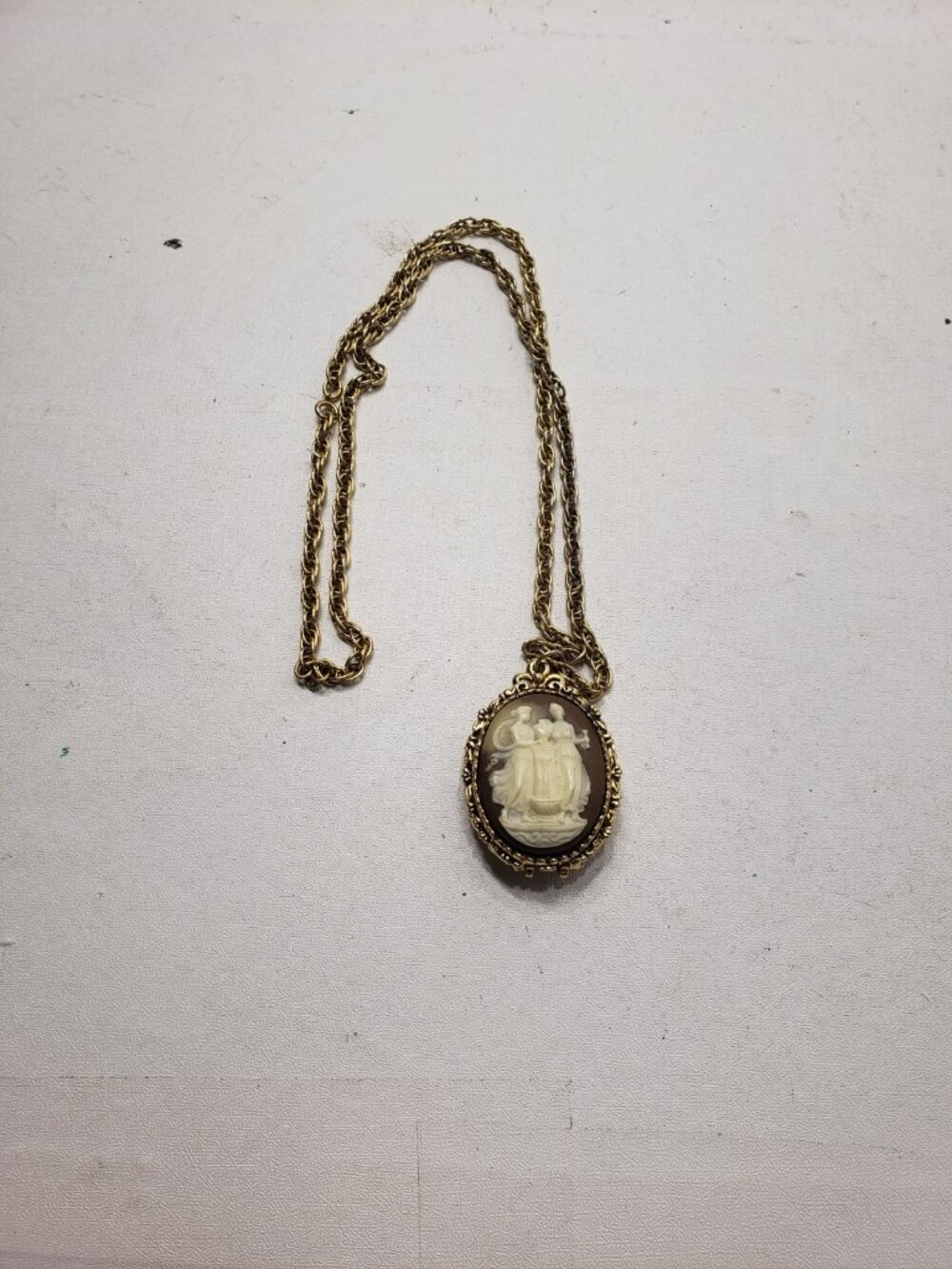 Vintage Max Factor Hypnotique Solid Perfume Cameo Locket Necklace Gold Tone